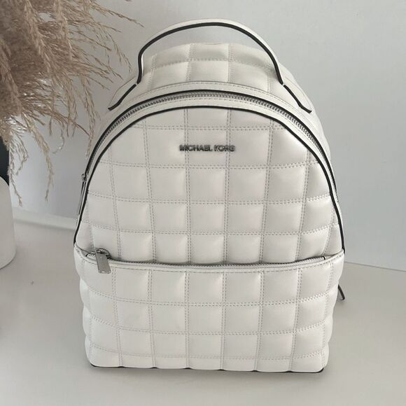 Michael Kors Shelia Quilted White Backpack – Luxe Designer Statement NWT - Picture 2 of 9